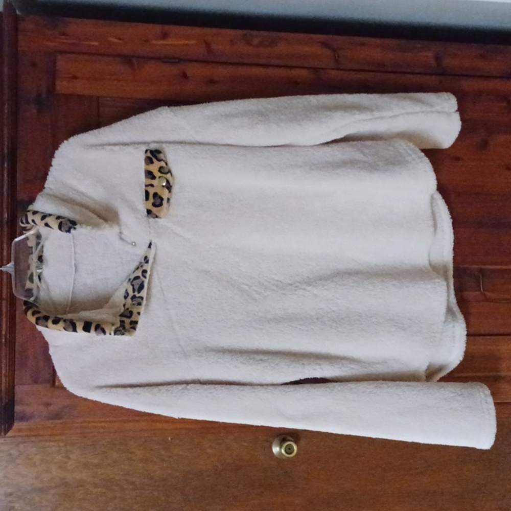 Cream color XL pullover sweater
